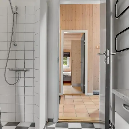 펜션 Beach Front Home In Blavand With Sauna