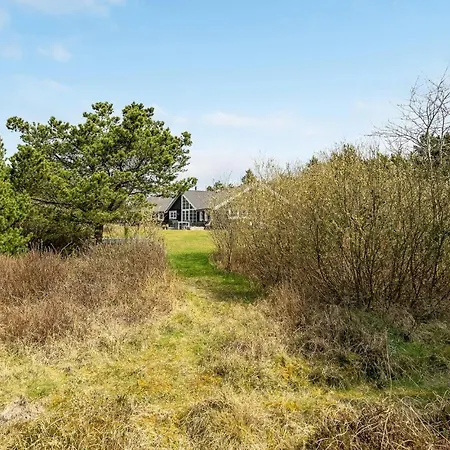 펜션 Beach Front Home In Blavand With Sauna *