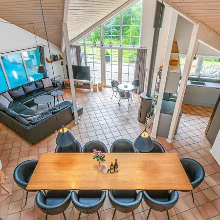 5 Bedroom Lovely In Blåvand