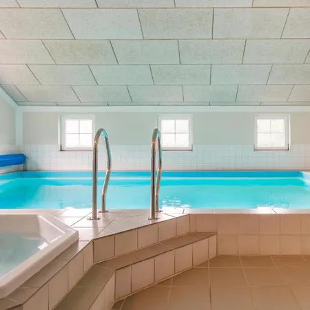 펜션 Beach Front Home In Blavand With Sauna